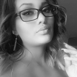 Meet your Posher, Leslie